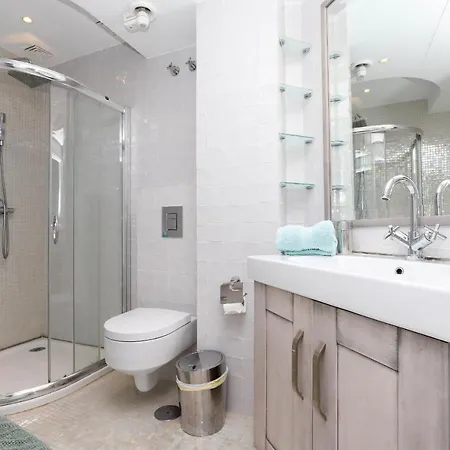 Elviria Del Sol Ground Floor 아파트 *